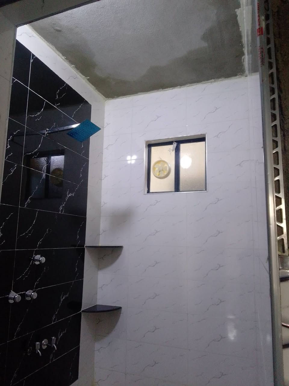 ***********
السلام عليكم عندي بيت بالقوسيات طابقين صاحبه رايده 40 وبيه مجال رقم صاحب البيت
