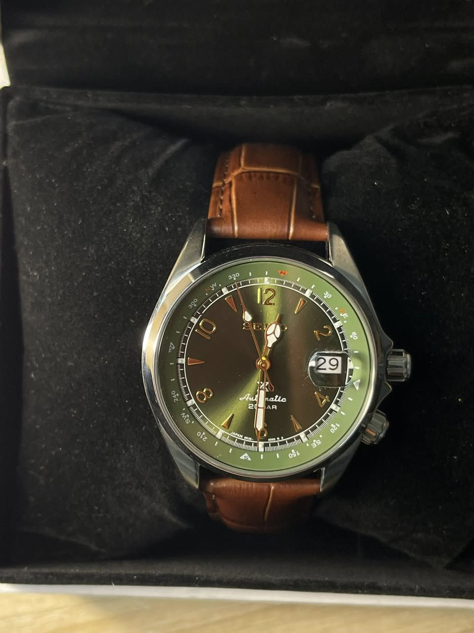 ساعة سيكو اصلية 21 حجر اوتوماتيك مثل متشوف جديدة طك الكارتون السعر خاصصص


**إذا كنت صاحب هذا الإعلان وتريد حذفه لأي سبب، رجاءا أرسل رسالة إلى الدعم الفني**