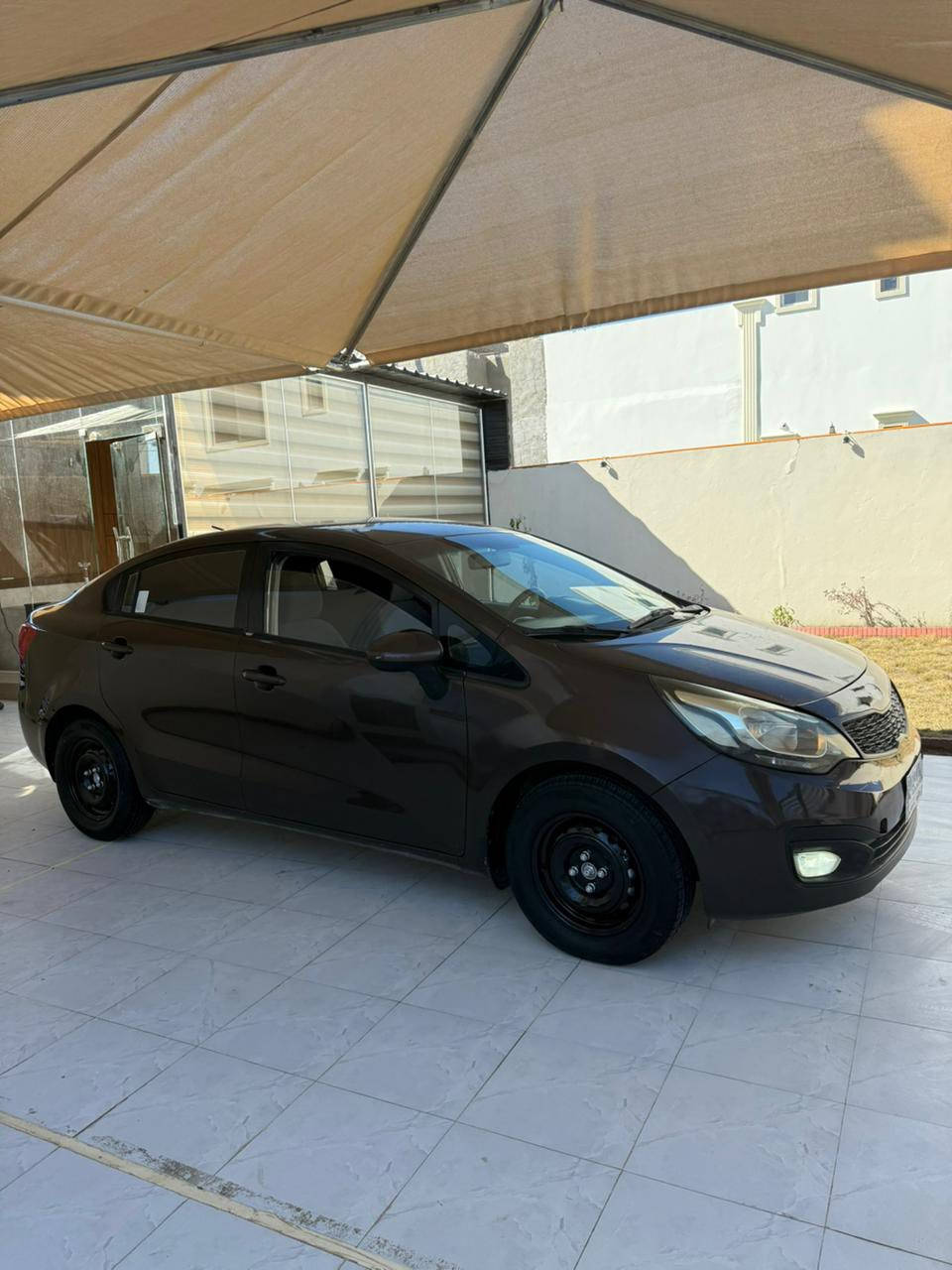 السلام عليكم كيه ريو 2012خليجي مكفوله كفاله عامه بارد بالباب لاتبديل ولاصبغ  مكينه600 تبريد تدفئه شغال حداديه جديده تخم تاير مكاني الديوانيه المركز السعر83
***********
