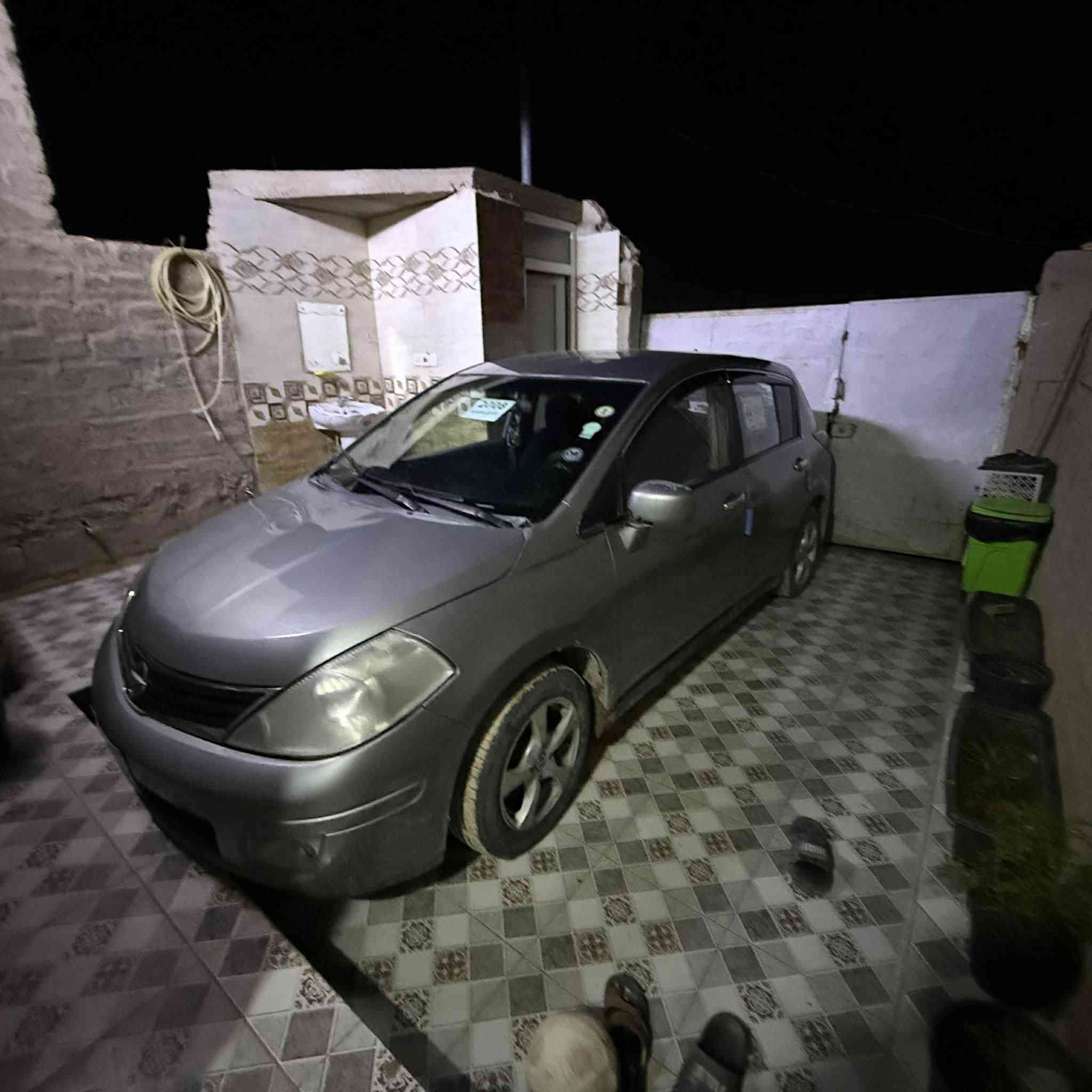 فيرسه 2008 للبيع سياره جاهزه تايرات صدر كير محرك كلها جاهزه بيها مكانات صغار صبغ السعر 65 وبيها مجال هذا الرقم ***********
