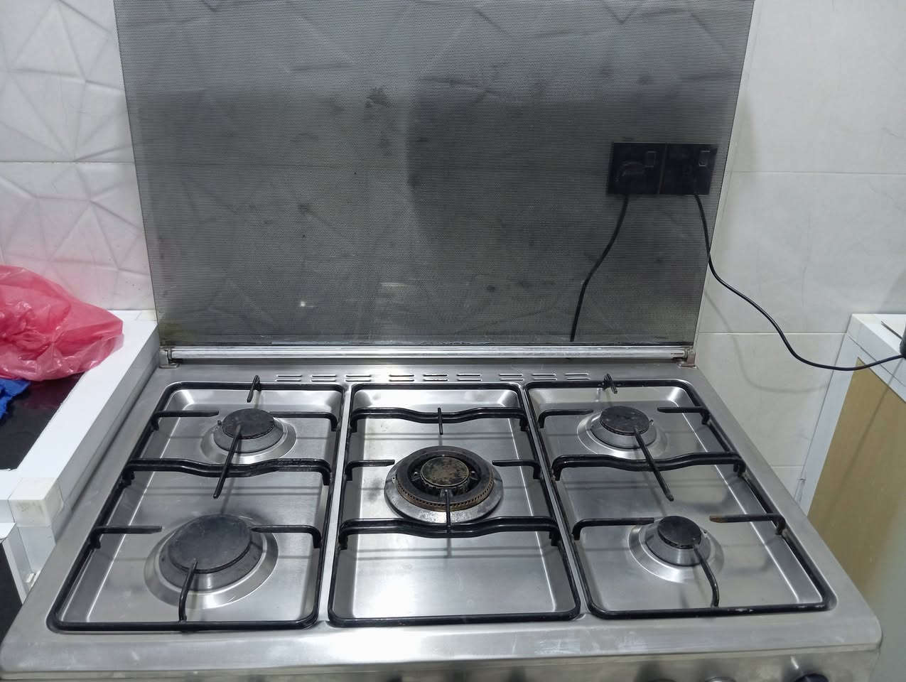 طباخ مصري فريش الاصلي نضافه 80بل 100 كلشي شغال للبيع ***********
