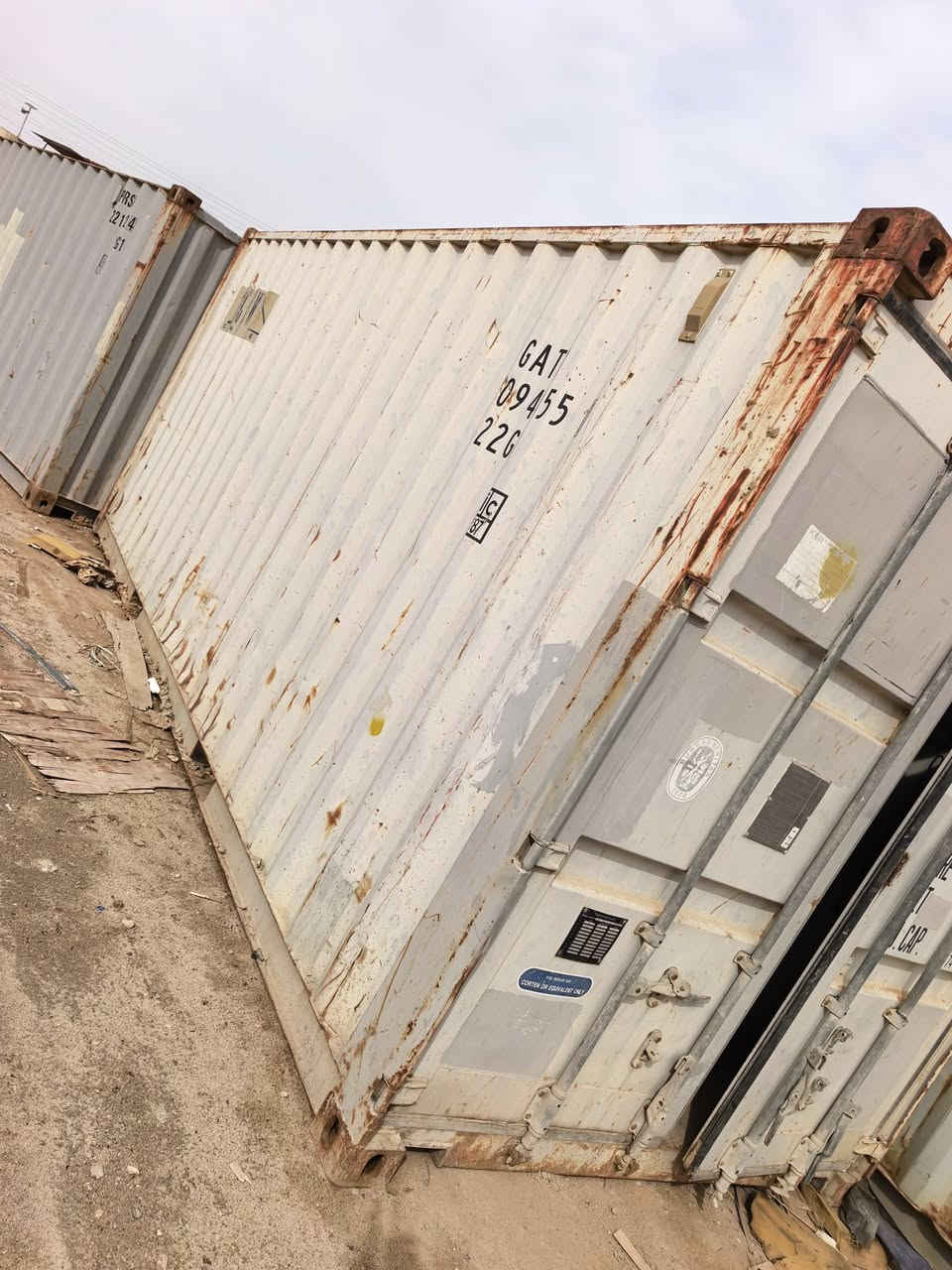 ياالله يارزاق 🧿🧿🧿 متوفر حاويات طول ٦ متر بلادية بنظافة ممتازة جدآ عنوانا النجف الاشرف الاستفسار ع الاتصال *********** 🧿🧿🧿
