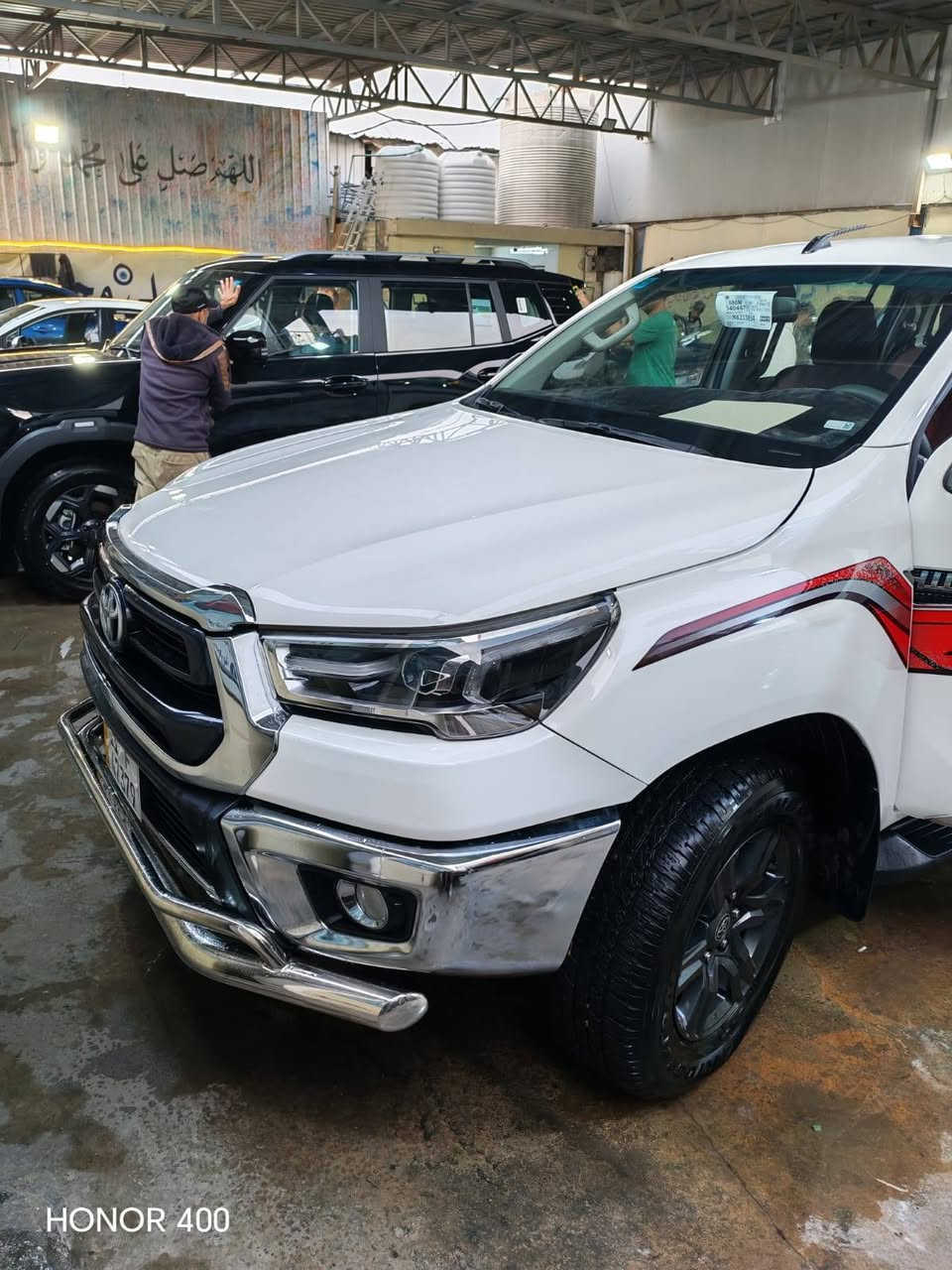 تويوتا هايلوكس 2025 SAS
فور ويل 4×4
ماشية  16 ألف كم فقط بعده بالضمان
مكفولة كفالة عامة 
مدوشمة كاملة مع درع أمامي وخلفي
حساسات خلفية ووهوك 
حالة ممتازة جداً.
رقم بغداد الجديد باسمي 
السعر : 357
*********** بغداد, العراق
