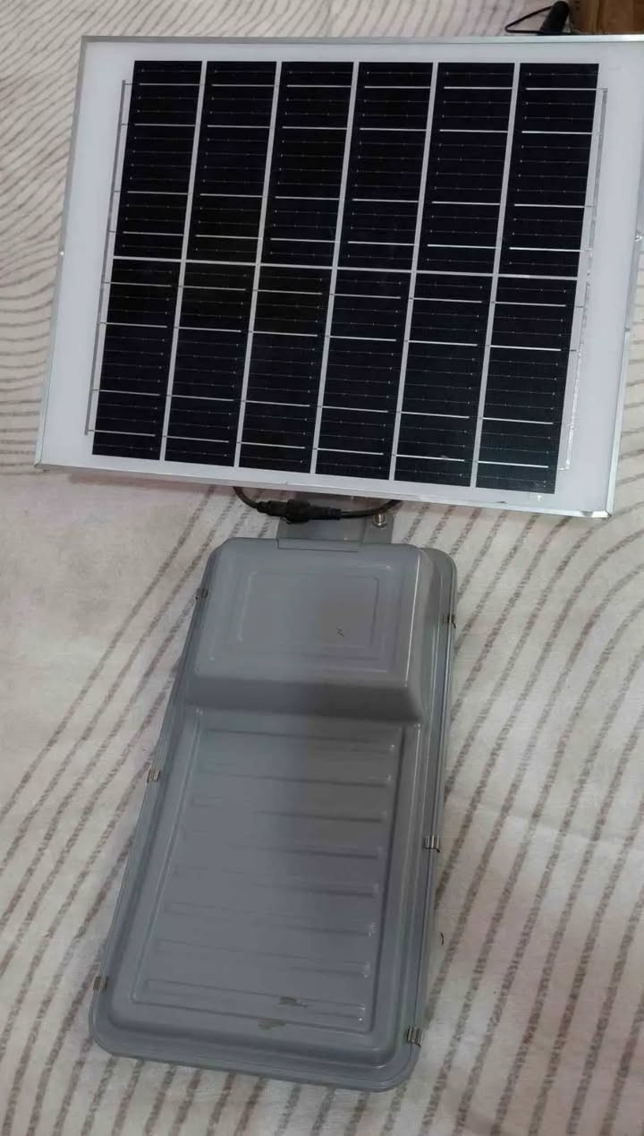 موبايل مصغر شغال و2 سيمكارت
ام بي ثري ومايك
بلاجكتور طاقة شمسية
ضهر موبايل وكيويلات فيب ودومنه
درون ام الكامره وتربط على الموبايل 
كوب يتغير بلحراره
التواصل واتساب 
‏‪***********‬‏ كربلاء, العراق
