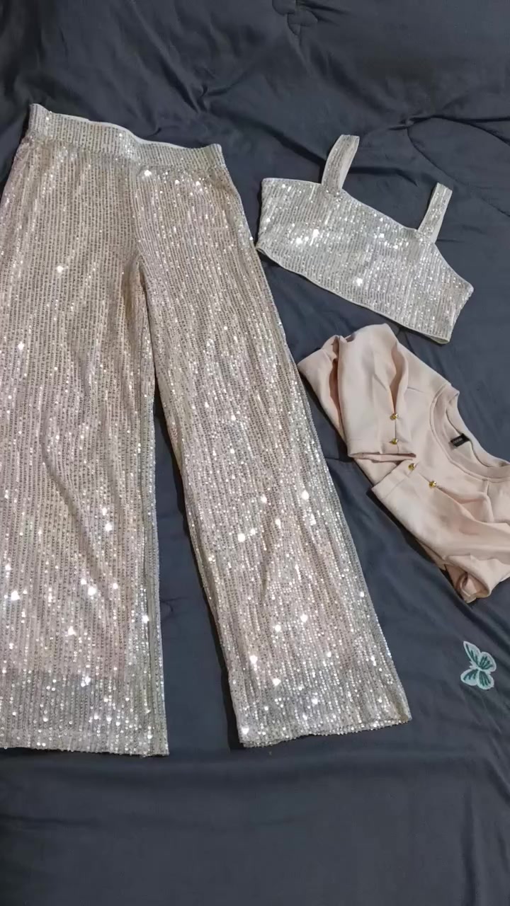 السلام عليكم
جدد لبسه وحدة نظافتها 100/100

جنن بالطبيعة مطالعة الوانها بالتصوير 

اقمشتها ليكرة تنطي 

الوردي قياس 46 يلبس حد وزن 75

والبيجي لارج يلبس حتى 70
توجد خدمه توصيل جميع أنحاء العراق


**إذا كنت صاحب هذا الإعلان وتريد حذفه لأي سبب، رجاءا أرسل رسالة إلى الدعم الفني**