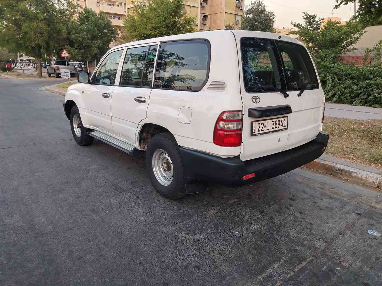 لاندكروز مونيكا موديل 2000 سياره جديده لك صبغ عام بدون أي ضرر السعر 115 مكان بغداد منصور***********
