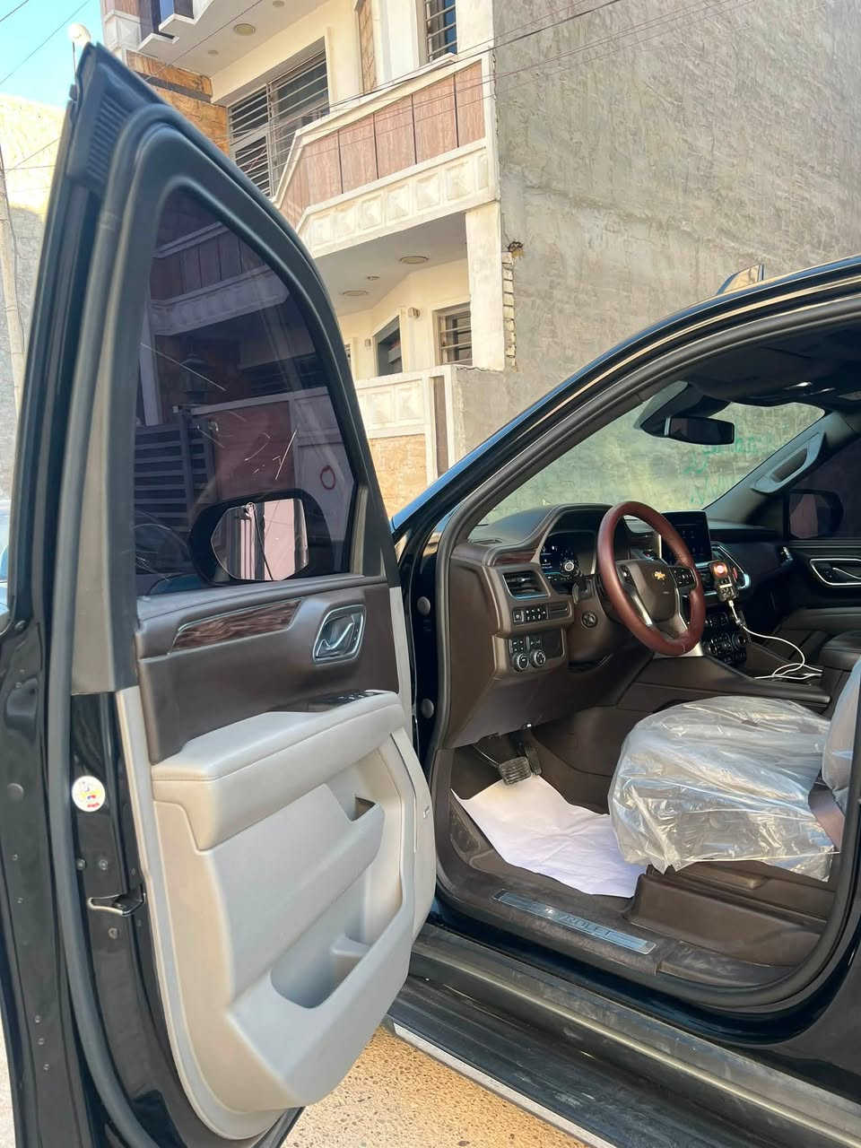 تاهو 2023 خليجي وكالة المنصور
السيارة فئة LT
مكفولة كفالة عامة 
ماشية 140امانه السيارة زيرو عله إيدي الي يكول خط لا يتصل احسن 

رقم بغداد 
بنورما 
كشنات جلد كهرباء خلفي امامي 
شاشات خلفي امامي 
ثلاجه 
بيها رصعة بل باب السايق اسم مال حصوة 
بيها كتاب تضليل ١٠٠/١٠٠
باسمي شخصياً 

استفسار ***********
