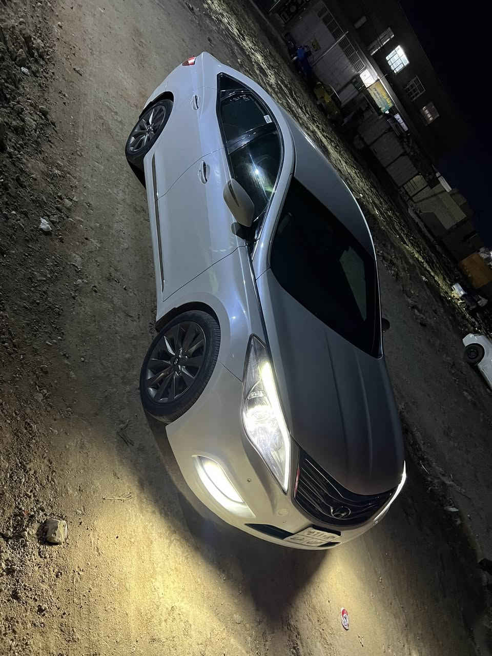 للبيع ازيره موديل 2013خليجي مكينه سته رقم دهوك تحويل موباشر سياره جديده ونضيفه فول من عده الفتحه كشن جلد كهربائي كشن تدفه كأمره خلفيه حساسات امامي وخلفي برده خلفيه وجانبيه مري شفط وبعد هواي موصفات سياره مكفوله من صبغ والفتح بيه فقط بارد بل باب الخلفي سعره 128. ترهم مراوس ***********. سونار موجود بل منشور
