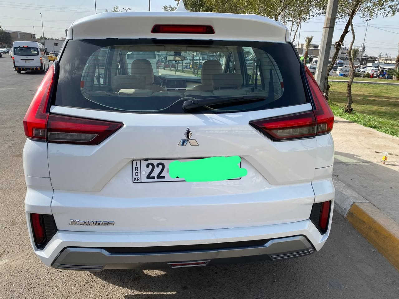 السلام عليكم ورحمة الله ميتسوبيشي اكسباندر موديل 2023 خليجي
7 راكب 
فول عدا البنوراما 
السيارة بيها نص البنيد ونص الجاملغ الايمن 
والجاملغ الخلفي من جهة السايق نصه والجنطه نصها 
السيارة ماشية 40 الف 
مكينة وگير جدد مكينتها 1500
تخم تاير جديد
الرقم اربيل بأسم عربي 
السعر 123$ وبيها مجال 
حيدر ابو الحسن ***********
