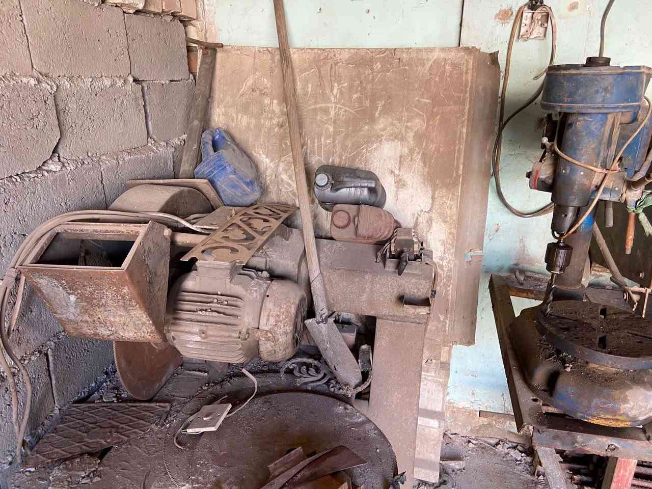 السلام عليكم  من رخصه الادمن 

السلام عليكم كتر حداده شغال نضيف فقط بولبرنات كايمه ماطور ايطالي 10 حصان شرط الفحص 
دريل صيني قديم شغال وشرط الفحص ثنينهن 
سعر الكتر ((مليون ))سعر الدريل ((400)) بيهن مجال عنواني بغداد المدائن سلمان باك 
***********متواجد
***********متواجد
