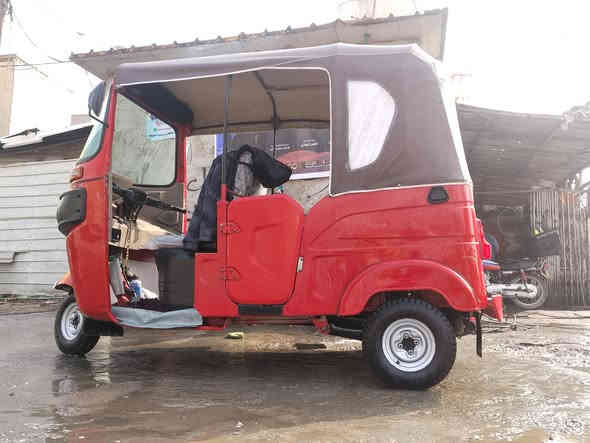 شباب تكتك البيع موديل 22شهر ٣ تكتك خير من الله المشر كفاله من غير دوسه وحده باخه بس وباخ شي قليل تجي وشف بعينك تكتك سعره ٨٧٠٠ وخمسين وبيه مجال شي قليل تكتك كهربايت كامله تاير تخم بل جيس تصال متواجد بس رقم   ***********مكاني بغداد العبيدي
