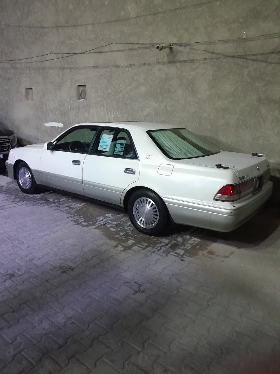 سلام عليكم راس ثور للبيع 2001فلات محجله السياره قماره 
مامفحوصه تسجيل قديم رقم كركوك وكاله أم الباركود شرط 
مكينه 2500 وكير شرط تبريد ثلج تخم تاير سياره شباج ولايت أبو عيون سياره احله من صوره ماعايزه برغي مكاني نجف كوفه 
السعر 75 وبيها مجال انتصل وتدلل مامتواجد ع فيس رقمي ***********
