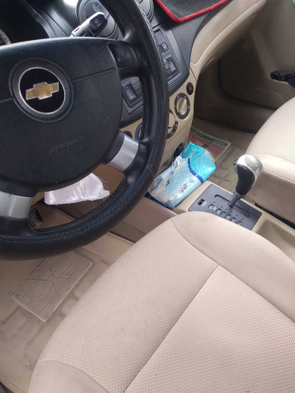 افيو للبيع موديل ١٥ اوتماتيك سيارة مكفولة ونظيفة خصوصي خير من اللة للجناي غير متواجد على ماسنجر للتفاصيل اكثر التواصل 
***********
