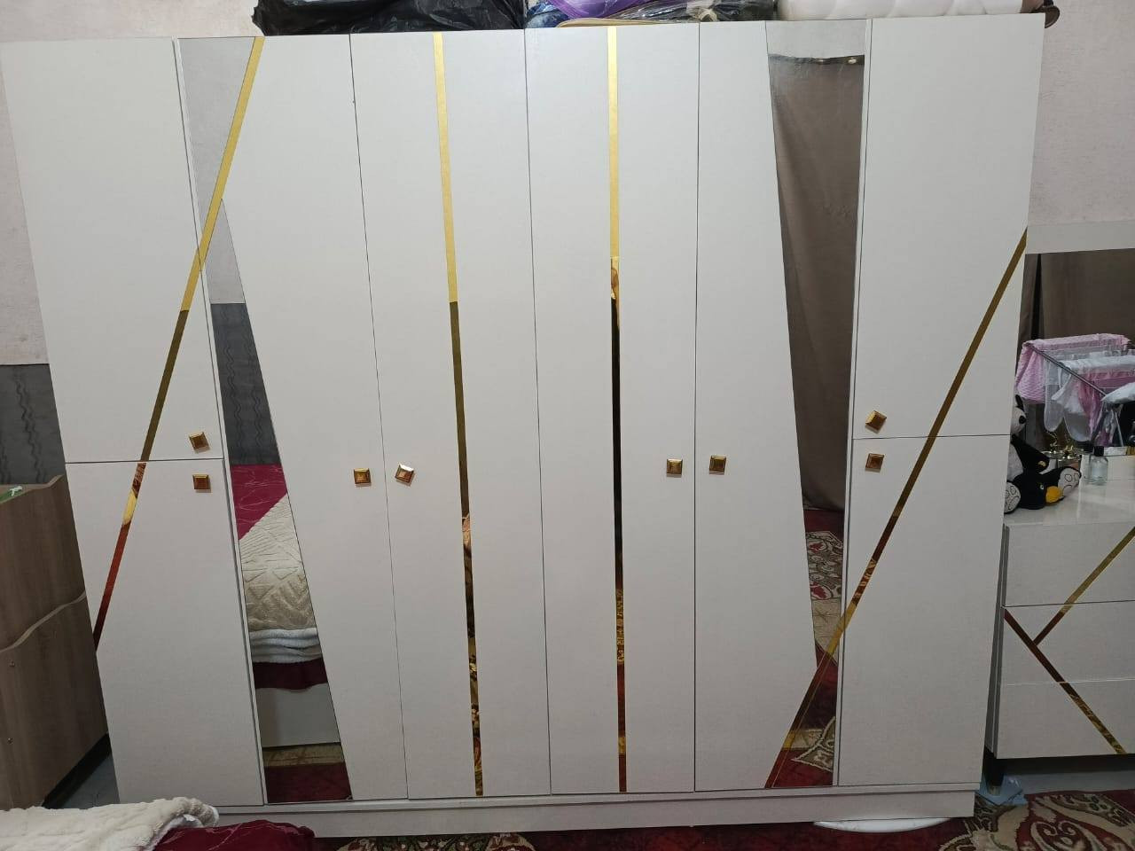 غرفه للبيع التفاصيل الاتصال على الرقم***********
