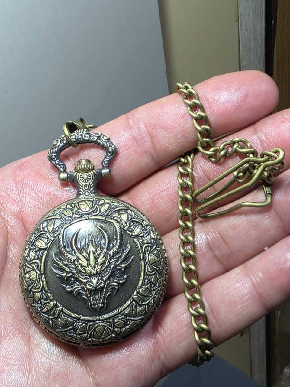 قلاده من.النتيك معه حجر هبهاب فرعوني حجر قوي جدا فول من اقوا الحجار حجر مروحن ومنجم ومكشوف مناميا فول مال زماط محبه قويه جدا تقارب تهيج ف.س اد طاعه خضوع عقد لسان.تسهيل امور تواصل خاص او واتساب *********** قلاده قديمه فرعونيه معه حجر هبهاب فرعوني فول
