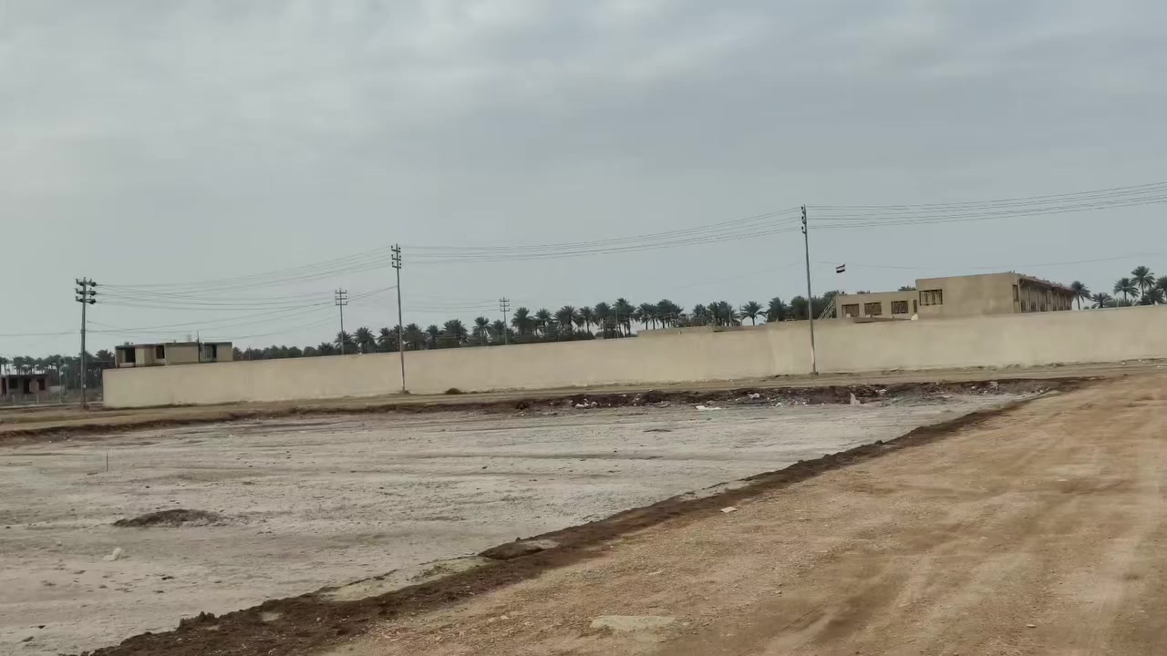 قطعة للبيع المساحة 140 متر طابو صرف الواجهة 10 والنزال 14
الموقع الجمجمة الجنوبية خلف سايلوا الجزائر قرب مدرسة انصار العقيلة ع
للتواصل ‏‪0782 482 3670‬‏
