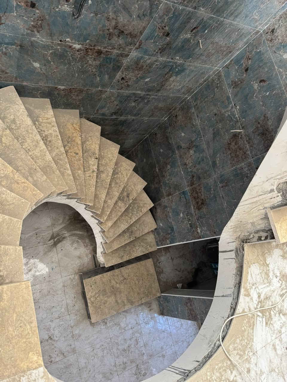 سلام عليكم خلفه سيراميك مرمر وكرانيت وبور سلين ولوح وبايات درج متفرغ حاليآ  فقط داخل كربلاء اتصل وخادم ***********
***********تحب تشوف الشغل  راسلني واتساب
