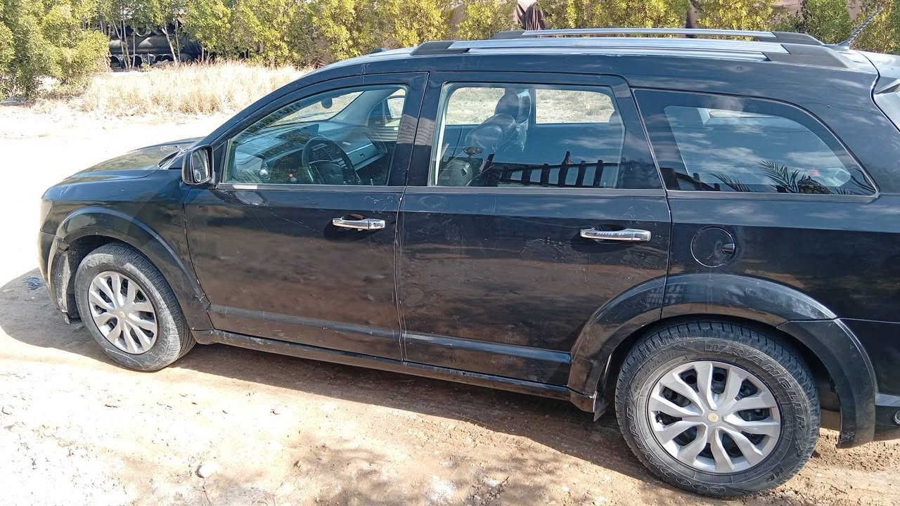 السلام عليكم..جورني 2010 بابل كلش نظيفة ..صبغ جاملغ وبنيد جهة السائق السعر 85 ومجال قليل..***********.. منظومة غاز .مواصفات فول
