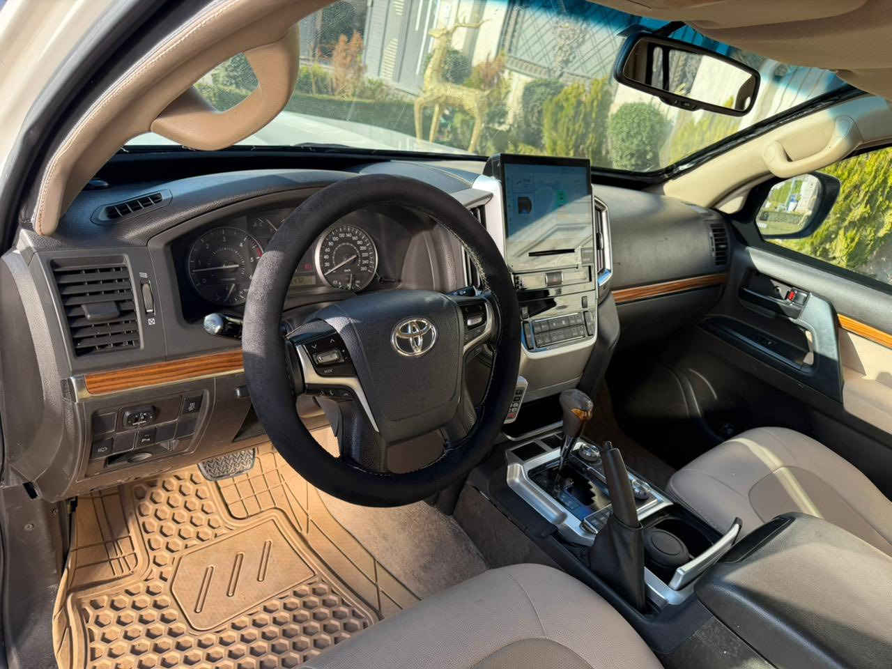 سلام عليكم للبيع فقط مكلف بالنشر
لاندكروز مصفحه درع 

موديل 2011 محدث 2021 

رقم اربيل 

مكينه 8 سلندر كاز 

مكانها بغداد اليرموك 

بيها صبغ مال تحديث 

السعر 26.000$ 

للاتصال ***********
