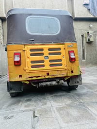 تكتك موديل 19 للبيع بيها ضربة مبينه بالصوره لاستفسار على هذا الرقم مكل...