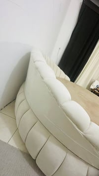 سرير دائري • درجة اولى • ثلاجه وغساله
