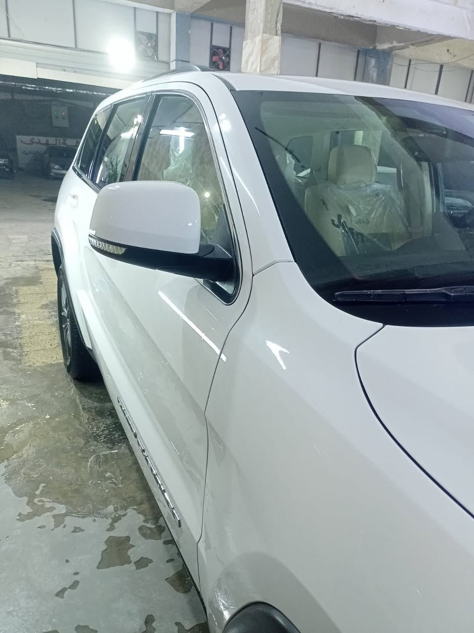 السلام عليكم
جيب موديل ٢٠١٨جديده للبيع
ماشيه ٥٨ الف ميل
كشنات مخمل جديد ومغلف بجلد اصلي
تخم تاير جديد
توقف ذاتي 
بصمه
اشاير بالمري
تحكمات 
فتحة سقف
شاشة
كشنات كهرباء
طخه بسيطه بالجاملغ الخلفي ومصلح درجه اولى
مكان السياره حي الجامعه
السعر ٢٨٥ $
تليفون ***********
