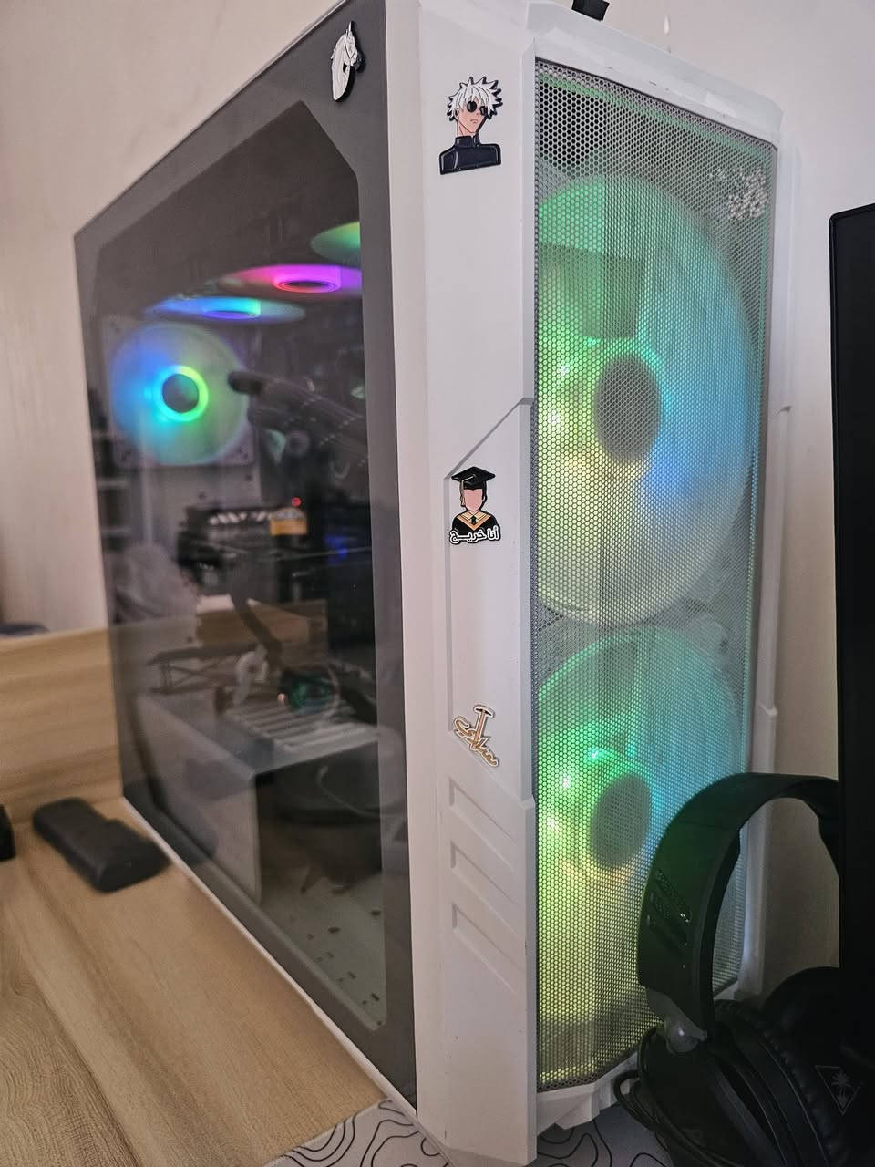 Pc للبيع ​🖥️ للبيع: تجميعة حاسبة قيمنق وشغل ثقيل مواصفات عالية
السلام عليكم، للبيع حاسبة نظيفة جداً وممتازة للألعاب القوية، المونتاج، الرندرة، . الحاسبة كاملة وجاهزة للاستخدام فوراً.
​⚙️ المواصفات:
​المعالج: Ryzen 9 7900X
​كرت الشاشة: RTX 3060 Ti 8GB
​المذربورد: MSI X670 Wi-Fi (بيها واي فاي وبلوتوث)
​الرام: 32GB DDR5 RGB 6000MHz
​الهارد: 2TB Samsung Gen4 M.2 (سريع جداً)
​التبريد: تبريد مائي 360mm Frozen
​الباور: 700W
​الكيس: Cooler Master
​السعر: [2500 مليونين و خمسميه ] (بي مجال بسيط للجادين)
للعلم اني ماخذه ب ثلاث ملايين 
​المكان: [بغداد دوره ]
​التوصيل: [***********]
