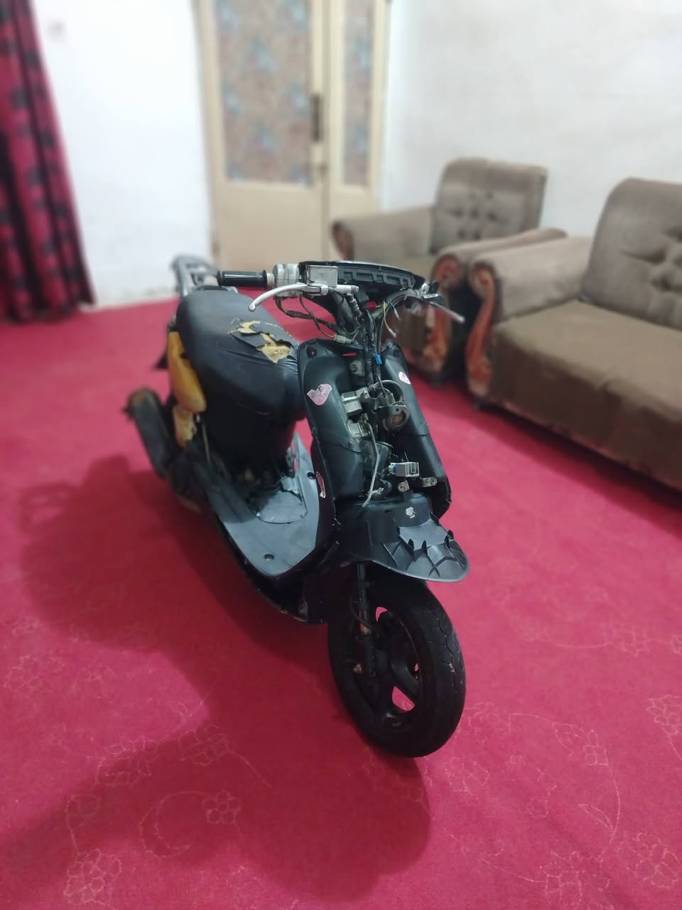 سلام عليكم شباب دراجه للبيع عصفوريه كفاله عامه سلف هندر كله قفل ستيرن قفل جنطه الدراجه خرسه شغال بس كفر مابيه الشراي يخابر هاذه رقمي مكاني مسيب ***********
