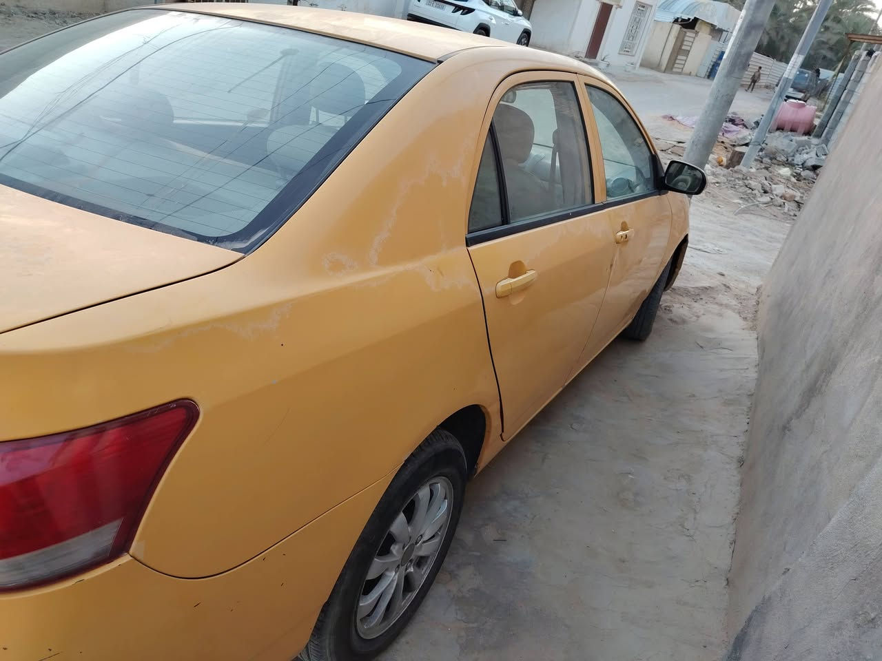 (BYD)موديل 2013
محرك بلادي نظيف لاتنقيص ولاتبخير
گير نظيف مرتب محتاج تبديل دهن فقط
سيارة مال مزاد ماشية 162000 الف فقط
اللون أصفر گشر نظيف محتاج بولش بسيط وبيهه خياسات بسيطة جدا
الصدر80% محتاج درايم  شفت واحد ودبل فقط
دواخلهه نظيفة معاملة الرقم ماشية كم يوم وتخلص وبعدني مامحولهه بأسمي لسه يعني گبل تستلم سنوية باسمك  مصفرة هيئة وغرامات 
والشراي يجي ويگلب ويفحص ويقتنع بنفسه ليعتمد ع المنشور
السعر 50ورقة وبيهه مجال بسيط وبالخدمة
مكاني كربلاء

اتصال***********
