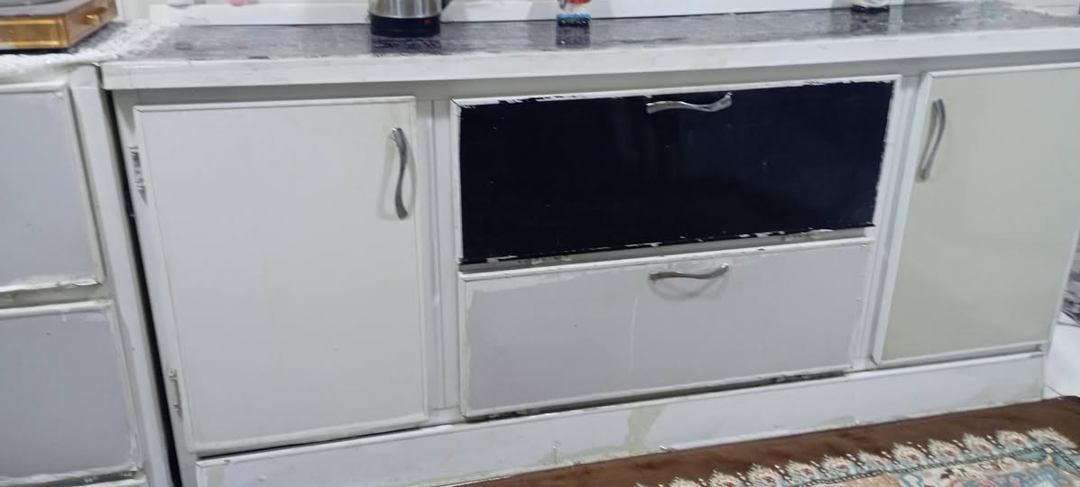 كاونتر مترين مع ملحق مترين وسنك مرمر متر ونص الاتصال على***********
