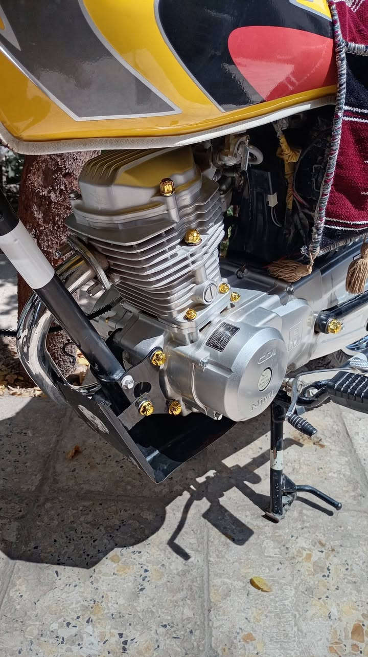 دراجة نامه موديل ٢٥ للبيع
فول نظافة محركها نظيف 125 cc الدراجة على ايدي
ما ماشي بيها قليل مابيها اي نقص 
اوراق سكنر كاملة سعرها 650 وبيها مجال بسيط 
مكاني الحمزة الغربي
المو شراي لا يتعبني رجاءاً تجي تفحص بايدك
*********** متواجد واتساب وماسنجر
