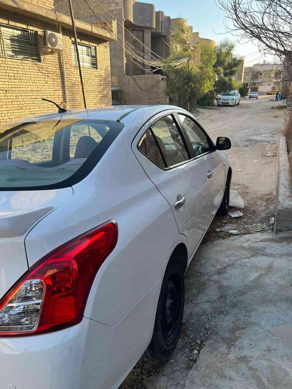 سلام عليكم 
نيسان سني مديل 2020
سياره هندي كفاله ما عده كم طخه بل جاملغ 
رقم اربيل ب اسمي ماشيه 125 سنويه لل 2029
سعره ب 110 و بي مجال 
رقم تلفون ***********
