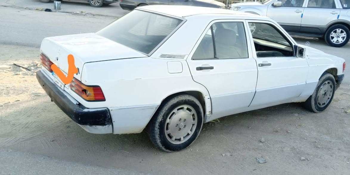 سلام عليكم سياره مارسدس 190السعر سياره 19
 موديل سياره 90رقم نجف الماني سنويه صاقطه راعيه نجف تحويل مباشر مكينه وكير ونجي 6سلندر سلندر اوتو سياره جاهزه من كلشي وكلشي شغال كير ومكينه بل كارتون تخم تاير حداديه كهربائيات خير من الله نقص تبريد فقط مكان سياره نجف تواصل عن طريق ***********
