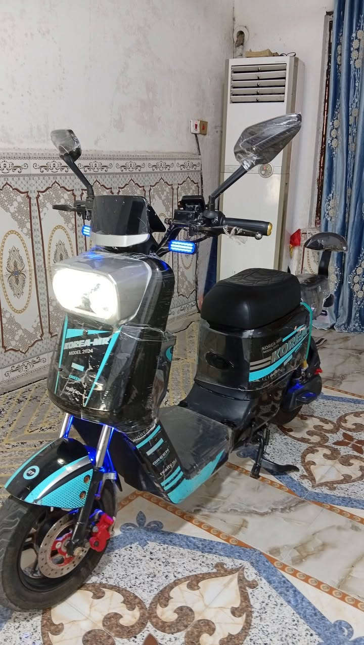 سلام عليكم دراجة ار سبعة دراجة جديدة بطاريات جددثنين  تلاثين امبير دراجة جديدة مانقصهة اي شي بس نقص شاحنة  ملف الف وخمسمية حقيقي كهربائيات كلهة شغال  مكاني بصرة قبلة اربع تلاف يم طب العدلي سعر 375.     ***********
