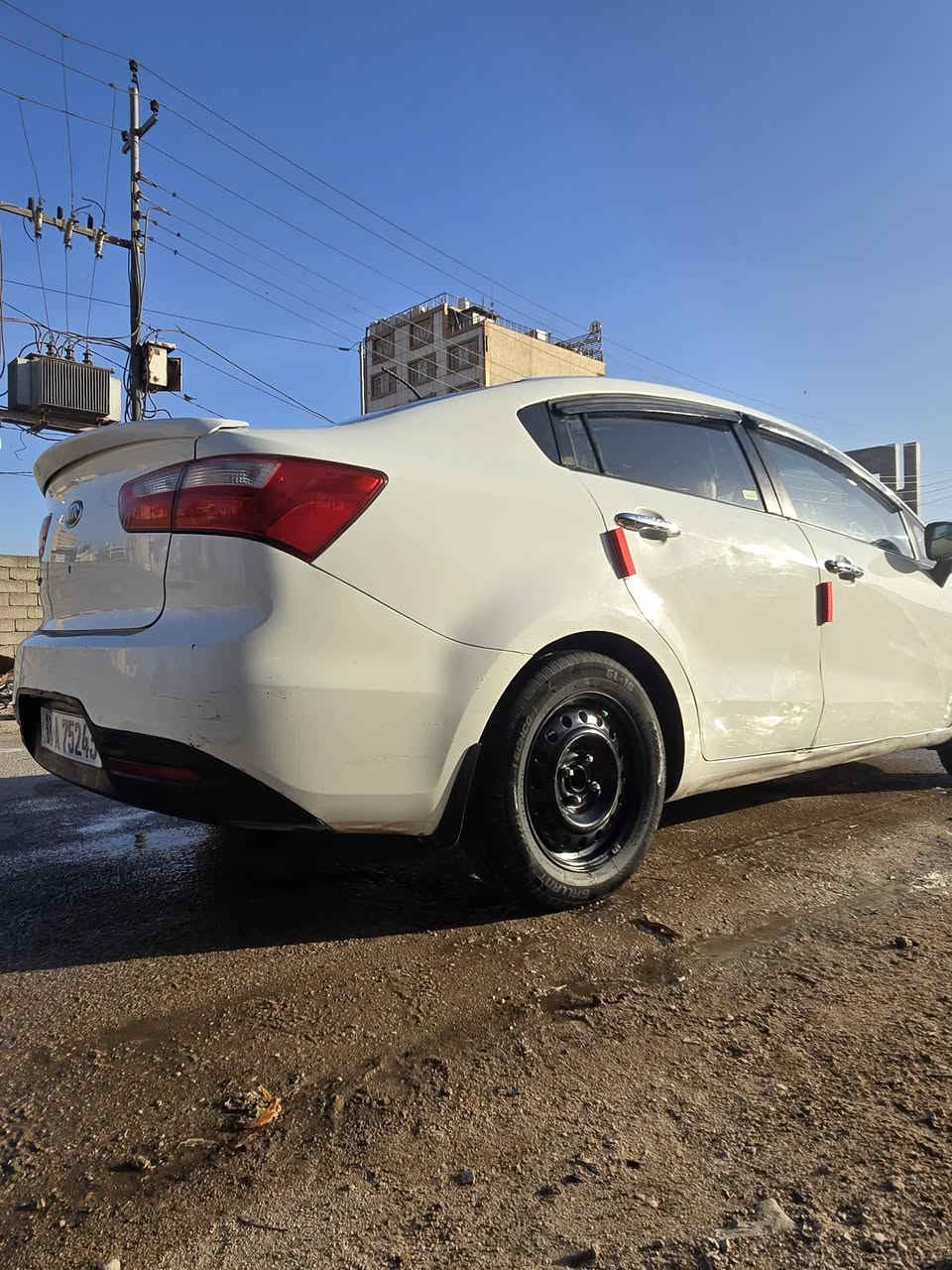 كيا ريو ١٣ خليجي ١٦٠٠ رقم بابل نكليزي بيه باردات بسيطه وبيه بابين  فتح فقط بدون تبدي   نفسهن مكاني كربلاء السعر ٨٨ وبيه مجال مكينه حاويه كير نظيف سياره حلوه ما متعوبه سونار موجود وتجي تفحص بعد سونار تتكد افضل 
السعر  ٨٨ وبيه مجال لاتصال او وتساب مكلف بنشر اني 
***********
