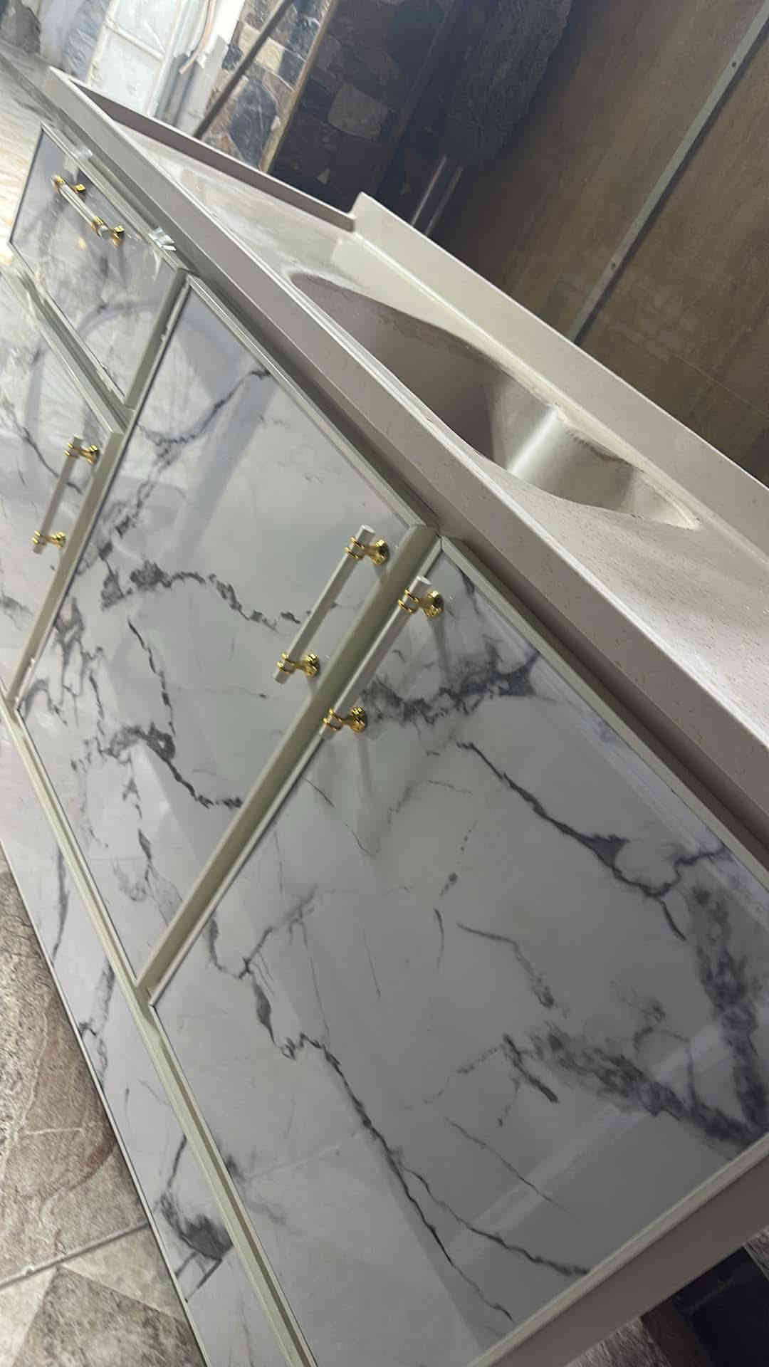 سنك مرمر مختلف الاحجام 

التاميم ركن آلمدينه معرض أثاث بيم
***********
