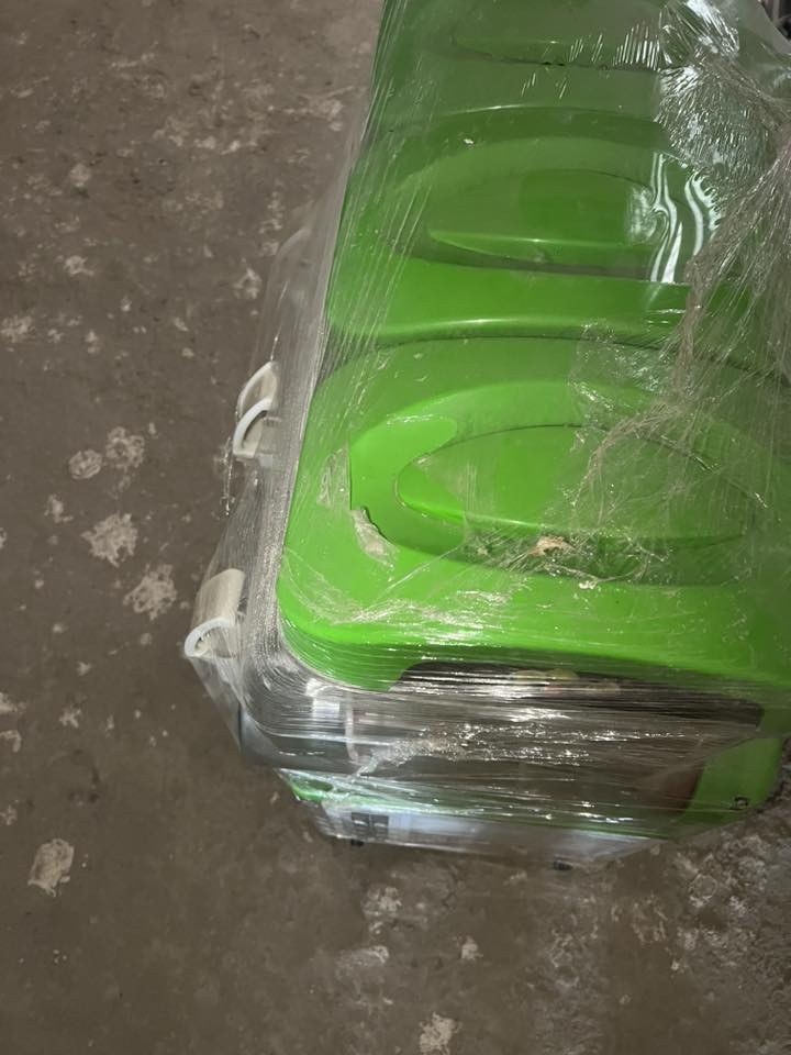 سلام عليكم مكينه تلاث احواض سلاش هوسك تركي نضيفه جدا استخدام قليل مكاني بغداد ***********
