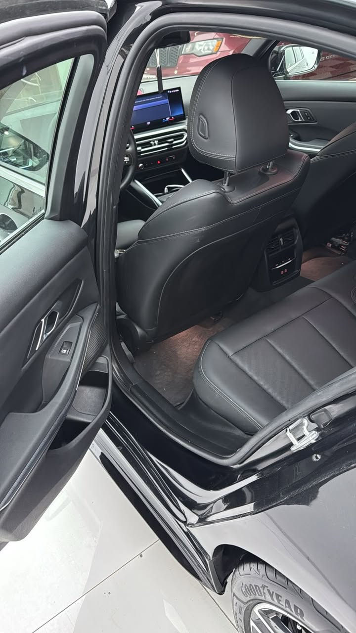 للبيع BMW 330i موديل 2024
محرك 2.0 تيربو – 255 حصان
جير أوتوماتيك 8 سرعات
شاشات كبيرة – Apple CarPlay
حالة ممتازة – نظيفة
ماشية24 الف كيلو 
ضرر السيارة موضح بلسونار وموجود رقم الشاصي سيارة حلوة ونضيفة كير ومكينة مكفولات شواصي ولغود مكفولات بدون دواخل هزة وسنوية جديدات 
رقم الاتصال ***********
