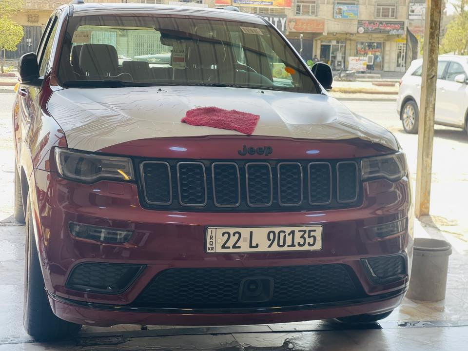 السلام عليكم

جيب كراند شيروكي فئة ال  S اس ( خـليـجـي ) ام رادار 

‏‎موديل 2022  فول مواصفات وكالة هارلم ام ضمان 

المحرك : V6.  3.6L ‎  

سياره مكفوله من الصبغ و التبديل ول بارد

‏‎ ماشيه50 k  حقيقي شرط فحص 

سياره جديده سبير منازل

سياره جديده استخدم شخصي و قليل 

‏‎ السيارة وكالة  داخل احمر بلادي المرغوب 📍❤️

لون ابيض سياره جديده بمعنى الكلمه 

‏‎* المواصفات :

‏‎*رادار امامي وجانبي 

‏‎* نقطة عمياء .

‏‎*داخل جلد 

‏‎* دفع رباعي 4x4 . 

‏‎* فرش المقاعد من الجلد . 

‏‎*صفي المقاعد الأمامية كهربائية .

‏‎* ذاكرة لحفظ وضعيات الجلوس . 

‏‎* صفي المقاعد الأمامية مع تدفئة . 

‏‎* صف المقاعد الخلفية مع تدفئة . 

‏‎* ويل قياس 20 انج .

‏‎* مقود السائق كهربائي . 

‏‎* تدفئة ستيرن . 

‏‎* سقف بانوراما .

‏‎* شاشه كبيرة 8.4 انج .

‏‎* نظام الملاحة (GPS) . 

‏‎* نظام خاص للطرق الوعرة . 

‏‎* مصابيح امامية زنون . 

‏‎* المصابيح الأمامية مع LED لايت . 

‏‎* كشافات ضباب بروجكتر زنون . 

‏‎* تشغيل عن بعد .

‏‎* صندوق كهربائي .

‏‎*  حساسات أمامية . 

‏‎*  حساسات خلفية .

‏‎* كاميرا خلفية .

‏‎* بخاخ ماء لتنظيف المصابيح الامامية .

‏‎* مرايا بخاصية التعتيم الذاتي . 

‏‎* مرايا جانبية قابلة للطي . 

‏‎* بلوتوث تلفون . 

‏‎* محدد سرعة . 

‏‎* نظام تشغيل واطفاء اوتماتيكي للمحرك للتوفير من صرف الوقود . ( Auto Start System ) .

‏‎* نظام بريك اوتماتيكي ( Auto Break System ) . 

العنوان بغداد

‏‎للاستفسار اكثر  …

***********
