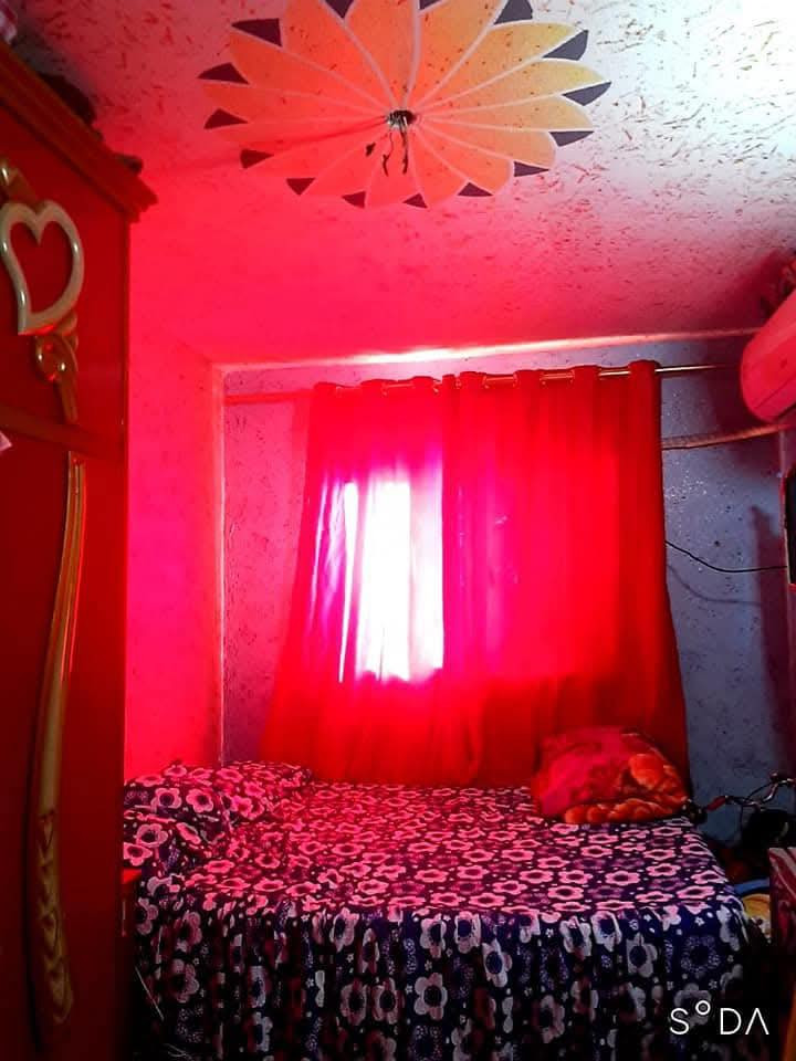 السلام عليكم شقه للبيع
طابق ثاني طابو صرف   المساحه ٩٣ متر/ثلاث غرف نوم مطبخ وصحيات معزوله ٢ بلكونه  للاستفسار الاتصال على الرقم/ ***********
