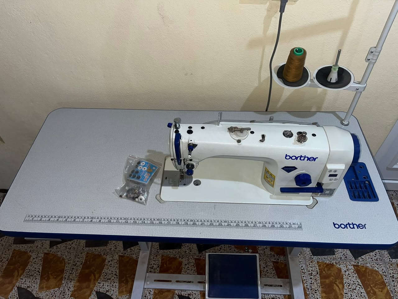 السلام عليكم ، عندي مكينة براذر صناعي اخذتها جديدة قبل كم شهر على اساس دتعلم خياطة بس التزمتو بدوام وماعندي وقت وراح اشيل لغير بيت وماعندي مكان الها اخذتوها 390 اريدها ب 325 يمكن مجربتها مرتين تلاثة بس حتى خياطة ممخيطة بيها الله شاهد العنوان موصل حي السماح الي يريدها يدخل خاص 🩵


**إذا كنت صاحب هذا الإعلان وتريد حذفه لأي سبب، رجاءا أرسل رسالة إلى الدعم الفني**
