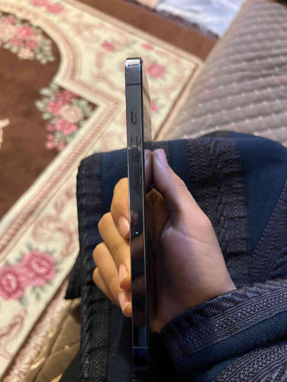 السلام عليكم 13برو ماكس بطاريه 81 شرق اوسط الذاكره 256 الجهاز ما مفتوح السعر 750مكاني ديالى رقم الهاتف ***********
