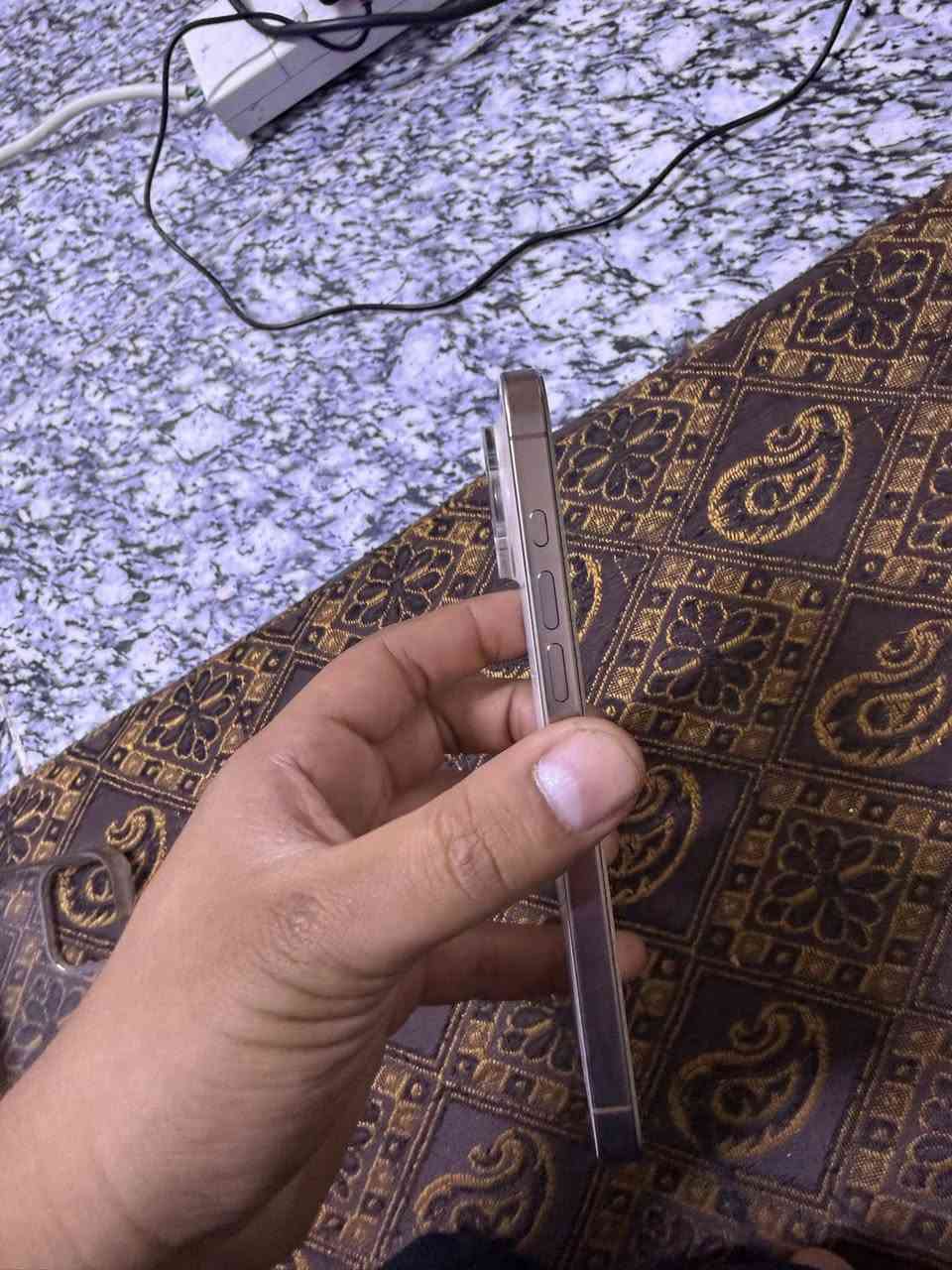 ١٦ برو ماكس نضيف جدا السعر ١٤٢٥ وبي مجال الاستفسار اتصل ***********
