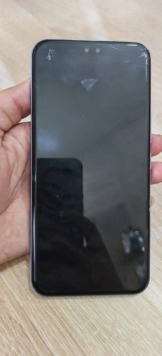 السلام عليكم جهاز هونر ٤٠٠ برو للبيع كامل ملحقاته بي هاي الضربة والشاصي موضح في الصور ١٢٠ فريم كامرة عملاقة السعر ٥٥٠ وبي مجال للشراي عنوان بغداد مدينه الصدر *********** ملاحضة الي يشوف سعرة غالي لا يعلق
