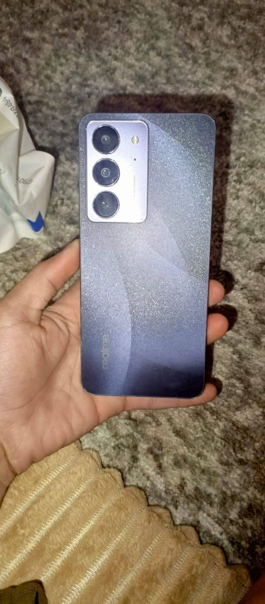 سلام عليكم ريلمي c75x مبدل شاشه مكاني بغداد رقم واتساب فقط ***********
