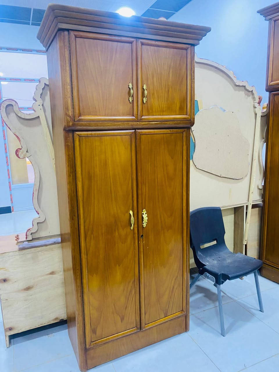 غرفة حطاطة 5ملم شرط للبيع 750قفل تواصل عالرقم ***********
