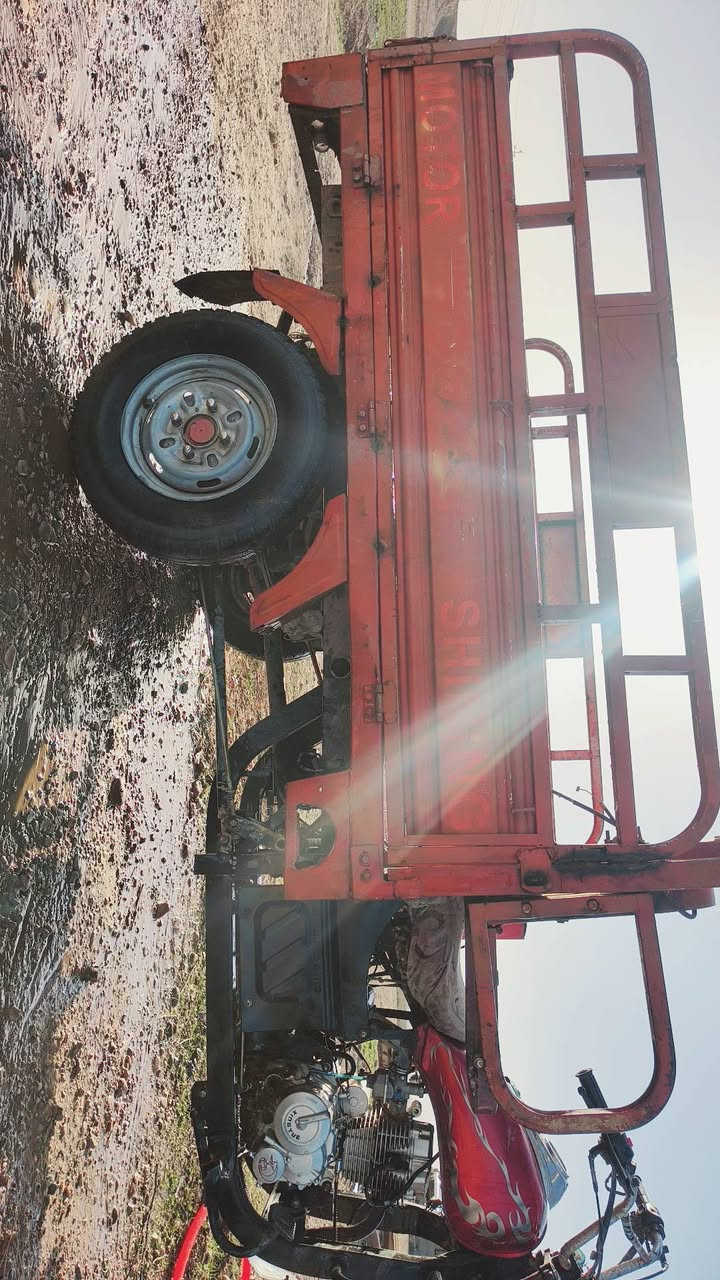 السلام عليكم ستوته موديل 18 شرط المحرك ما مطخوخ ولا مبدل بيي شي   سلف كهربائيات كامله بس الواقي يعوزها شي قدام العين مكان عوسجه قربي جنوب الموصل كياره  سعر  625 بيه مجال لطيبين  خاص ماكو ***********
