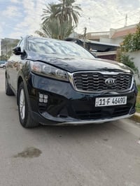 كيا سورنتو  2019 4 سلندر  7 راكب  تدفئة تبريد كشنات تدفئة دستيرن  شحن ...