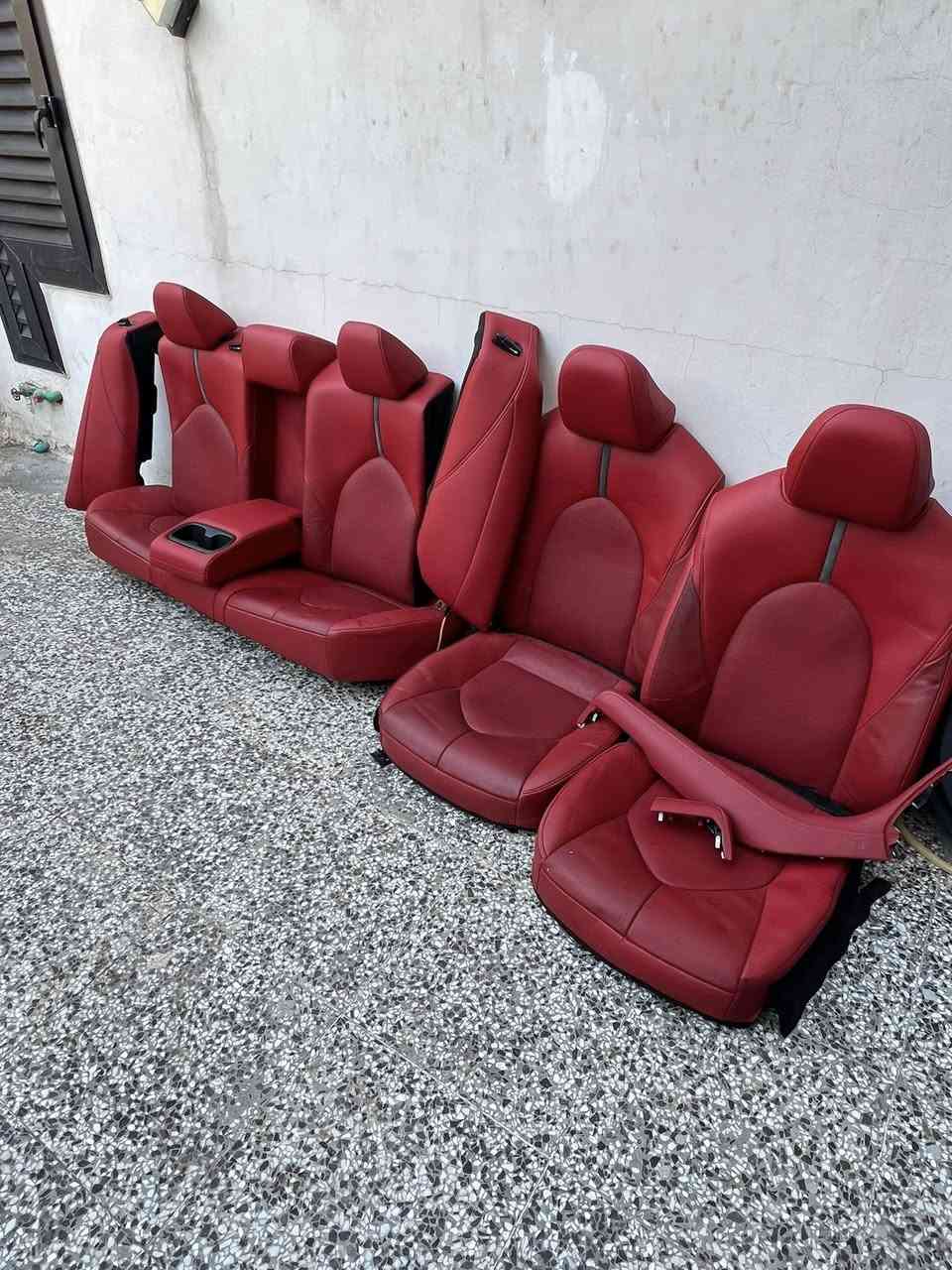 سلام عليكم للبيع غرفه كامري موديل2024 اصلي كشنات أماميه ماطوراتها ميشتغلن كشنات خلفيه كامله عظمات دشبول عدد ثنين كبيره وصغيره والتچوه .. أبيع غرفه كامله فقط 
للاستفسار ***********
