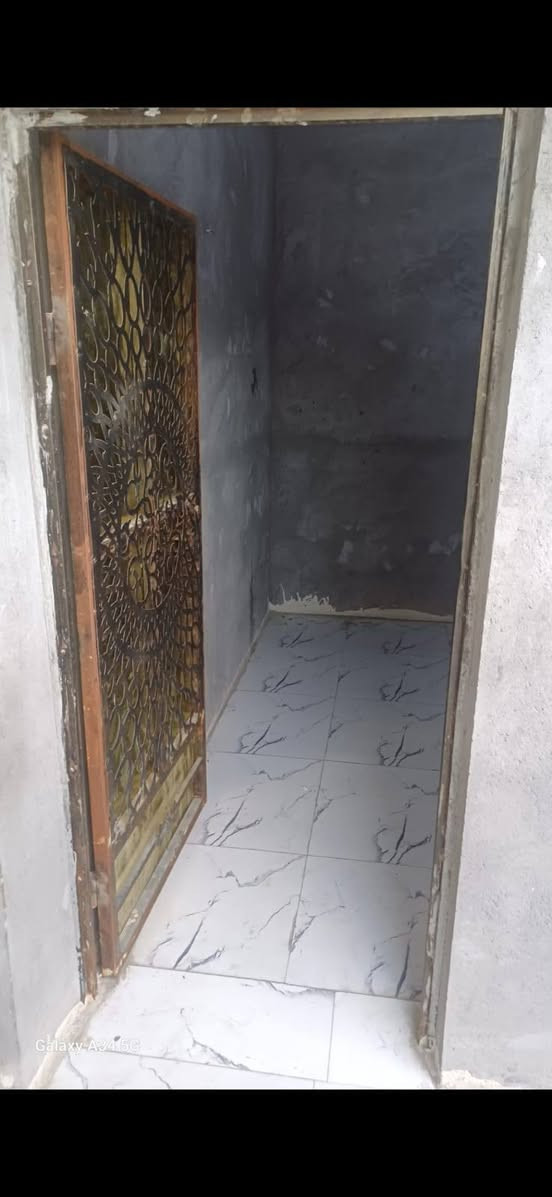 سلام عليكم بيت اليجار بكان بصره حيانيه شارع سيد بيت تجاوز ***********
